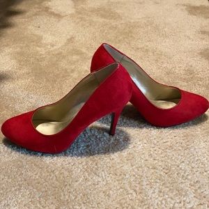 Red Velvet Pump